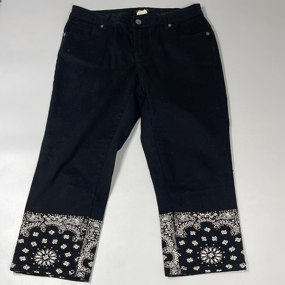VENUS Women's Black Printed Capri Cropped Pants Size 6
